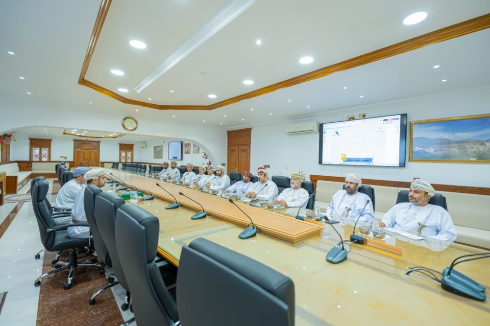 استعراض مؤشرات العمل البلدي بشمال الباطنة