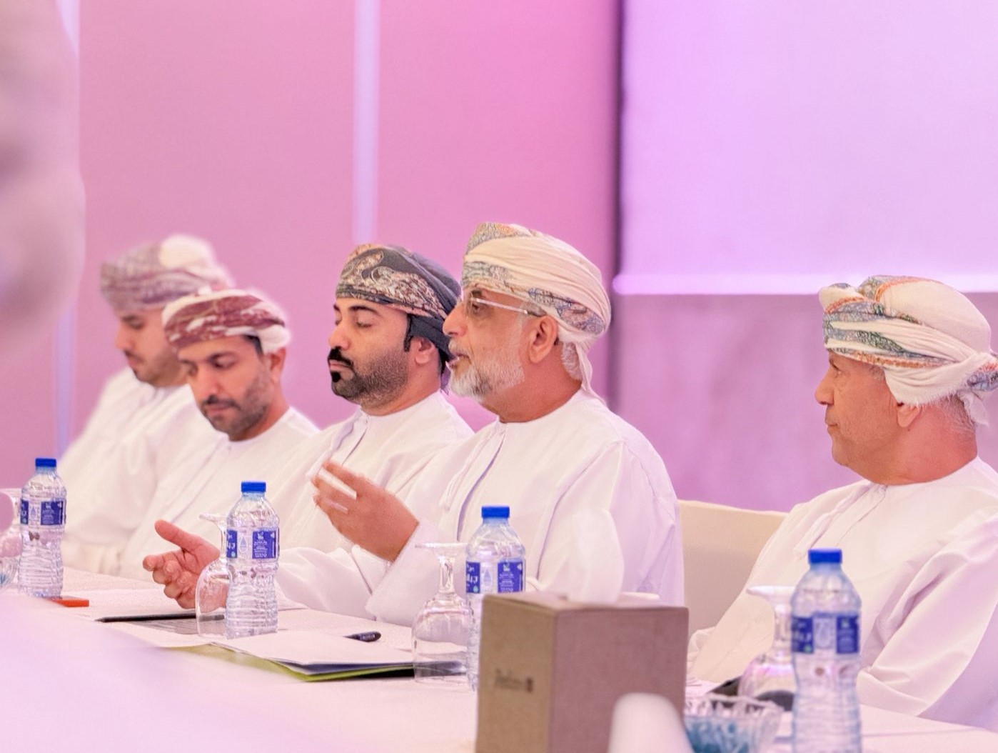 اجتماع تنسيقي بين محافظة شمال الباطنة ووزارة المالية