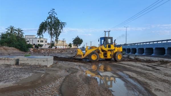 بلدية شمال الباطنة تضاعف الجهود لمعالجة آثار 