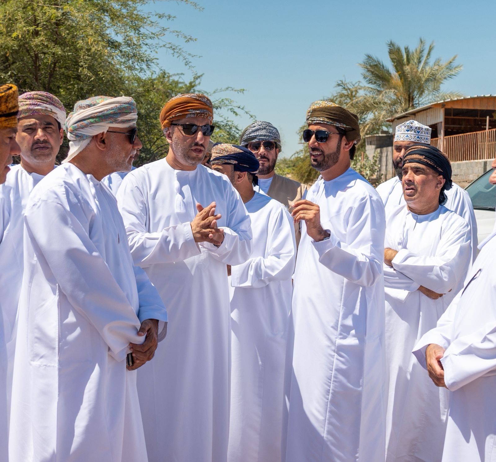 محافظ شمال الباطنة يزور عدد من قرى ولاية السويق